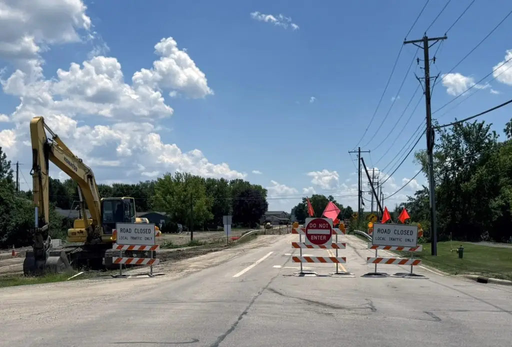 Avery Road Closed